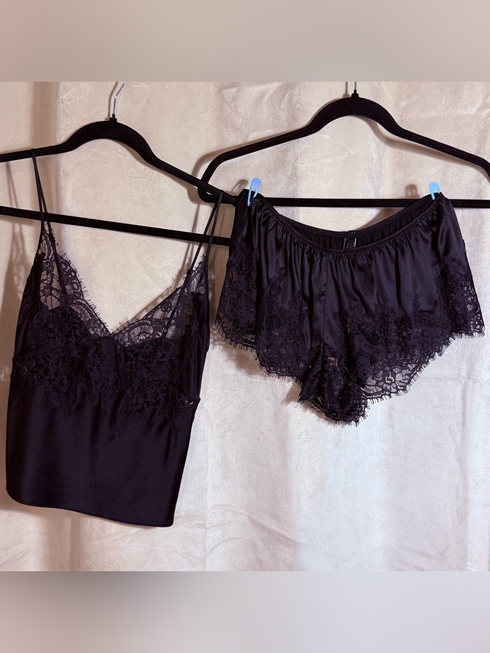 SKIMS Silk Lace Matching Cami and Short Set Sz XXS sold out!